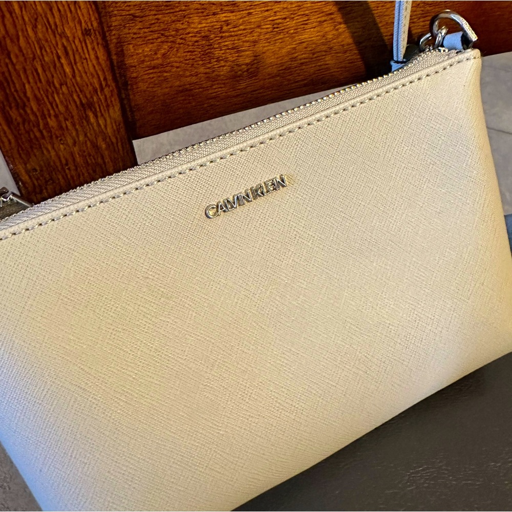 Calvin Klein- Crossbody purse